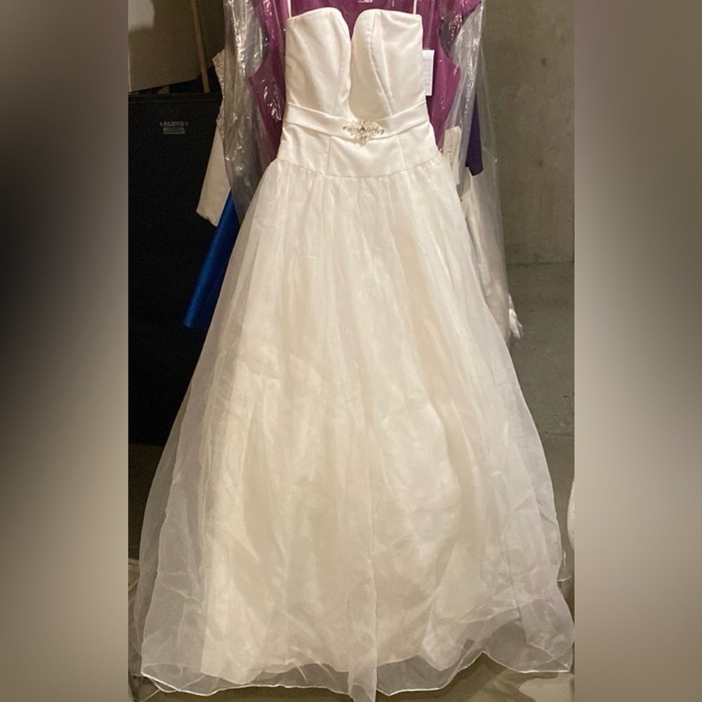Private label Something Simple 
Ivory Organza Drop Waist Ball Gown